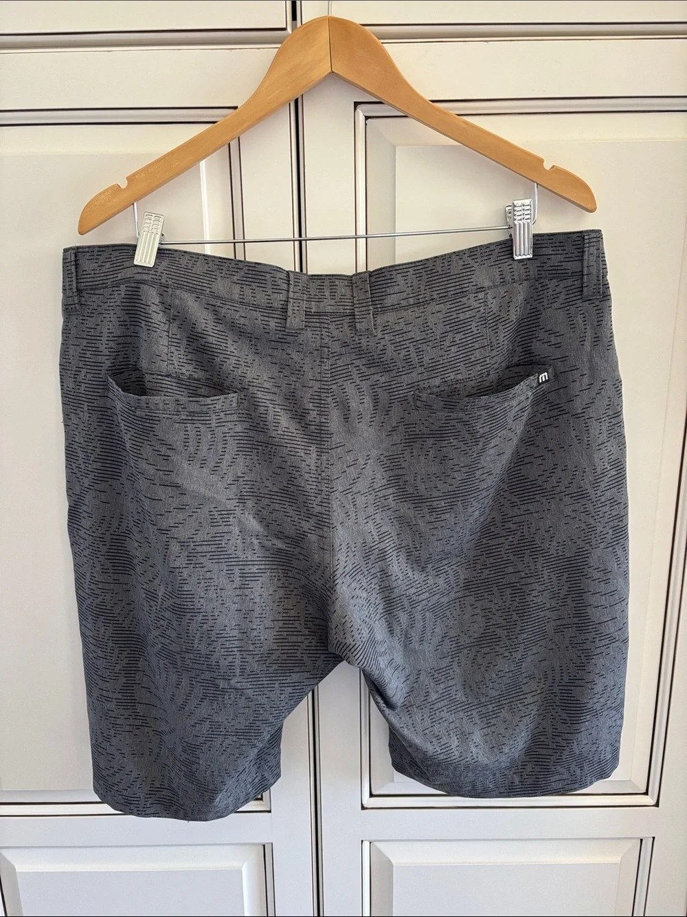 Travis Mathew Tropical Golf Performance Chino Shorts Comfort Travel Gray Mens 36